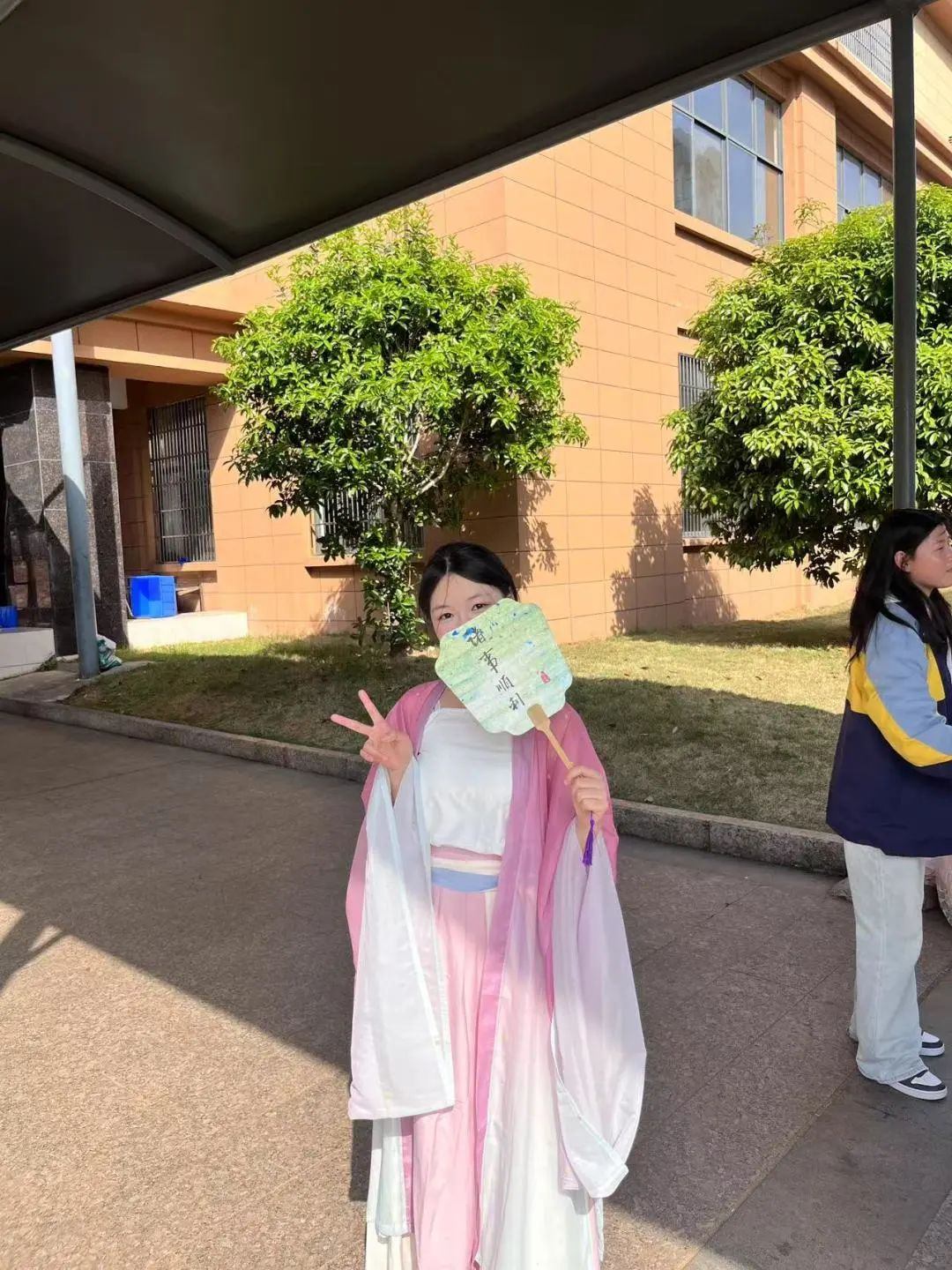 服装1.jpg