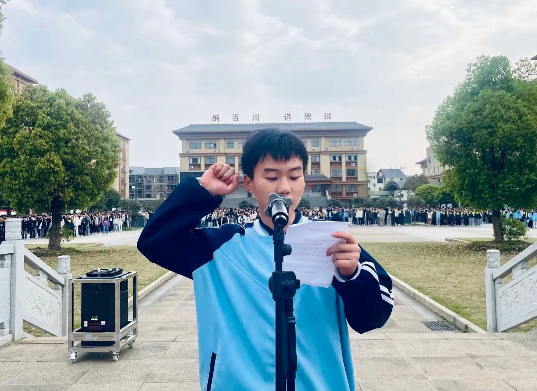 颜博文.jpg